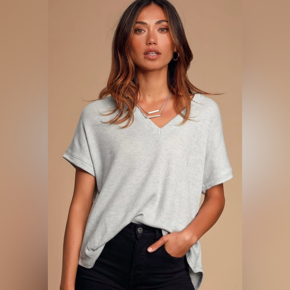 Lulus Knit Sweater. Lightweight V-Neck Top. New Never Worn. New! NWOT